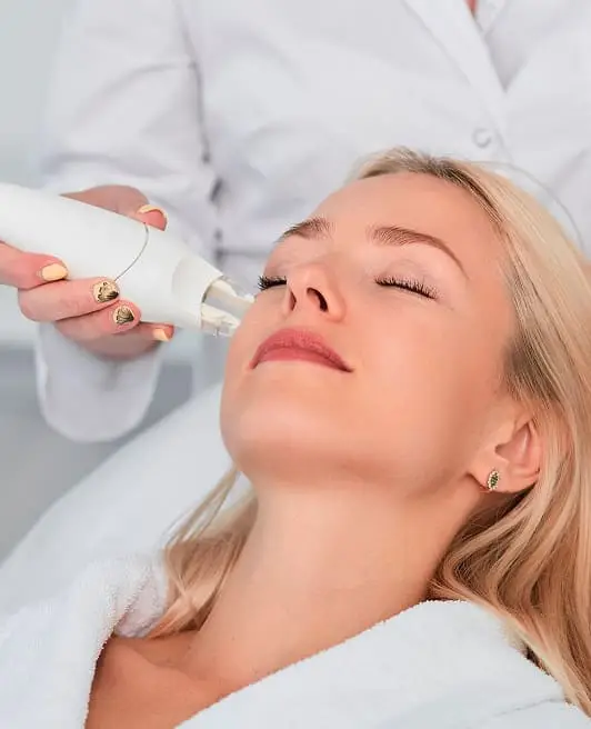 El tratamiento con ultrasonidos HIFU es un tratamiento estético muy versátil ya que sirve tanto para para tratar zonas corporales como faciales., tratamiento hifu, ultrasonidos facial, tratamiento facial hifu